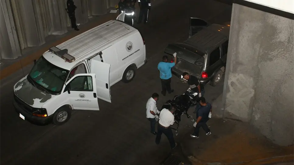 Buscarán a responsable de dejar cuerpos en el paso deprimido