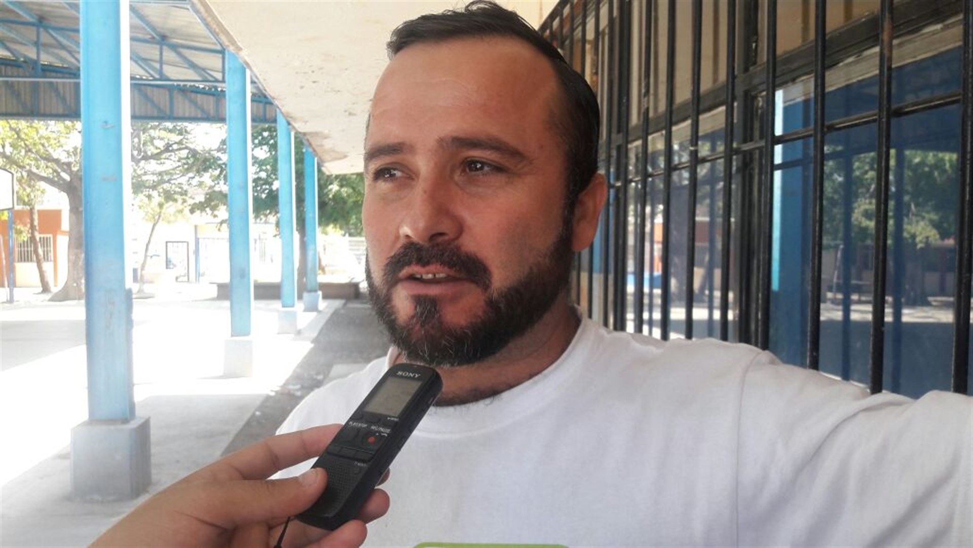 Maestros de tiempo completo mantendrán protesta