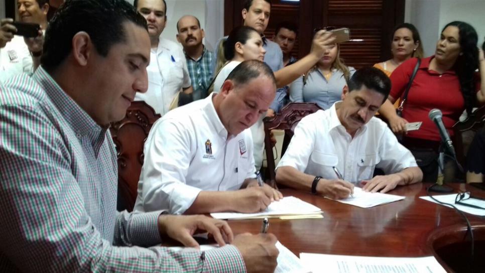 Firma Ayuntamiento adendum laboral al contrato colectivo del Stasac