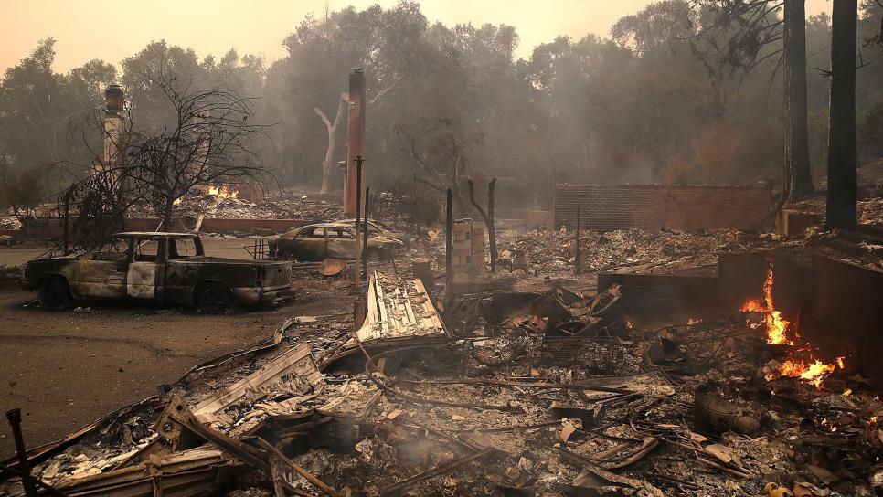 Sube a 31 cifra de muertos por incendios más mortíferos en California