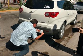 Inicia colocación de calcomanías en contra de pago de la tenencia