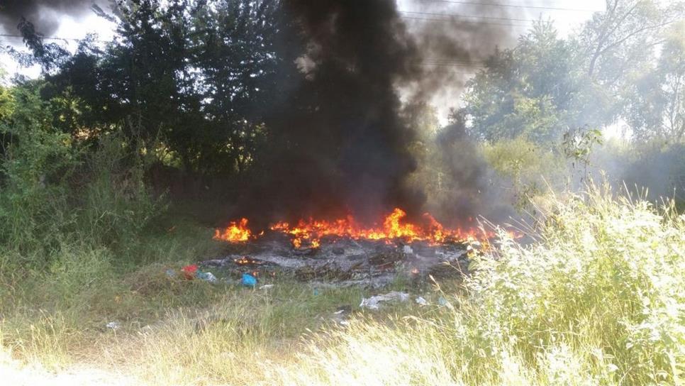 Se registra incendio de basura al poniente de Culiacán