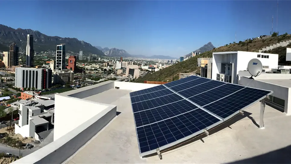 En algunas ciudades del país es común el uso de placas solares. FOTO: Internet.