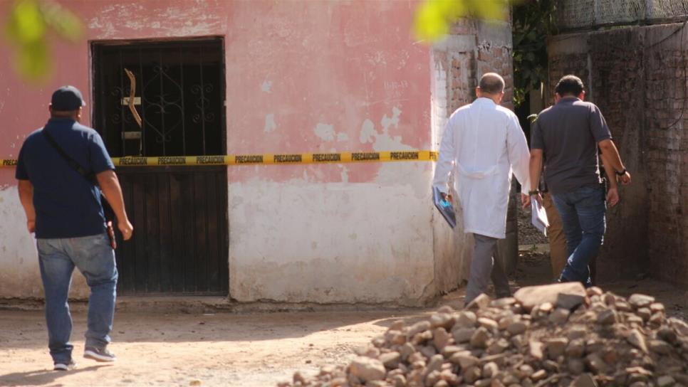 Encuentran semienterrado atrás de su casa, en El Guayabo