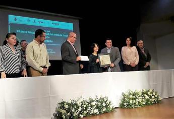 La poeta Coral Bracho recibe Premio Nacional Letras de Sinaloa 2017