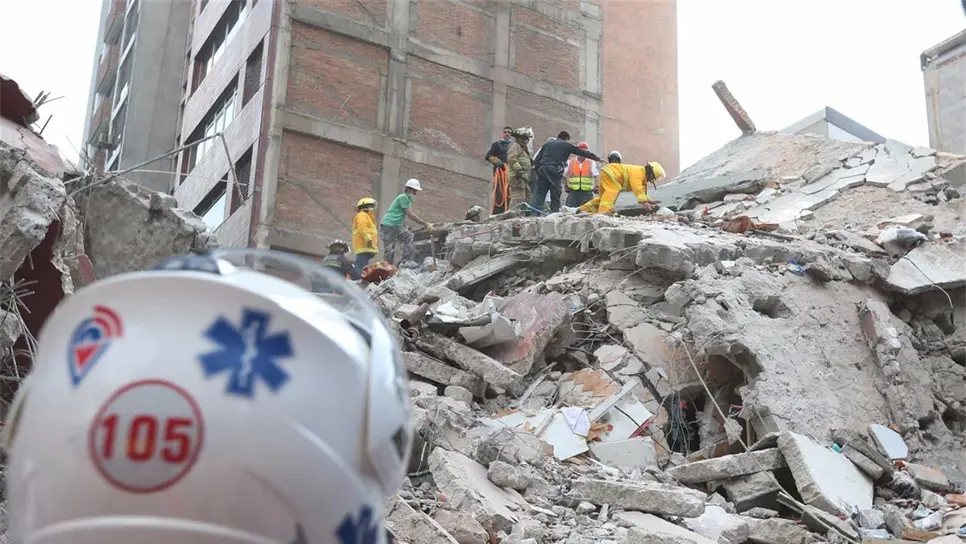 Edificio colapsado durante el sismo en la CDMX