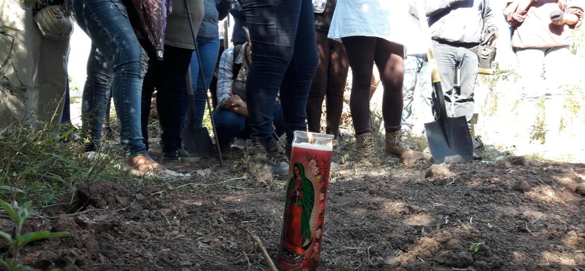 Suman 9 cuerpos en fosas de panteón clandestino en Urbi Villa del Rey