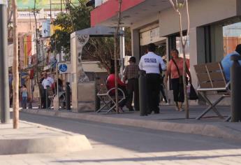 Pide Canaco se aplique la Ley para que comercios no tomen banquetas