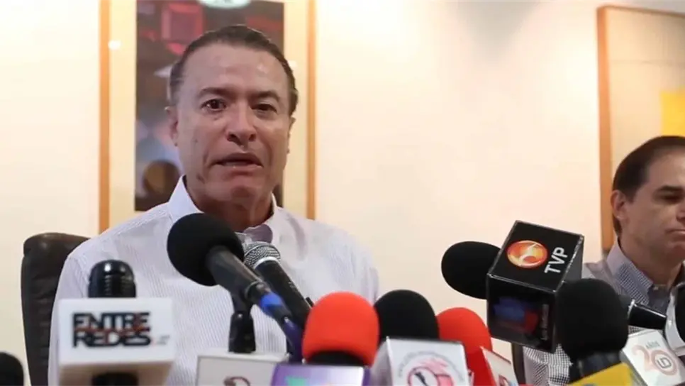 Contribuyentes ejerciendo su pago.