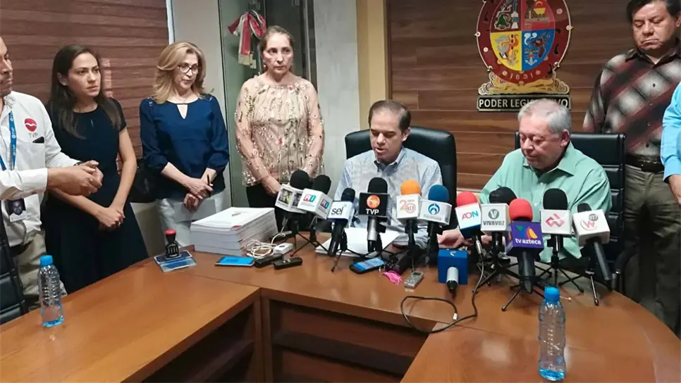 Entregan proyecto de Ley de Ingresos donde derogan pago de la tenencia