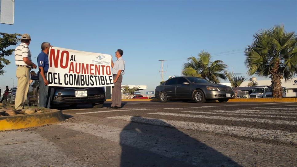 Se manifiestan contra gasolinazos