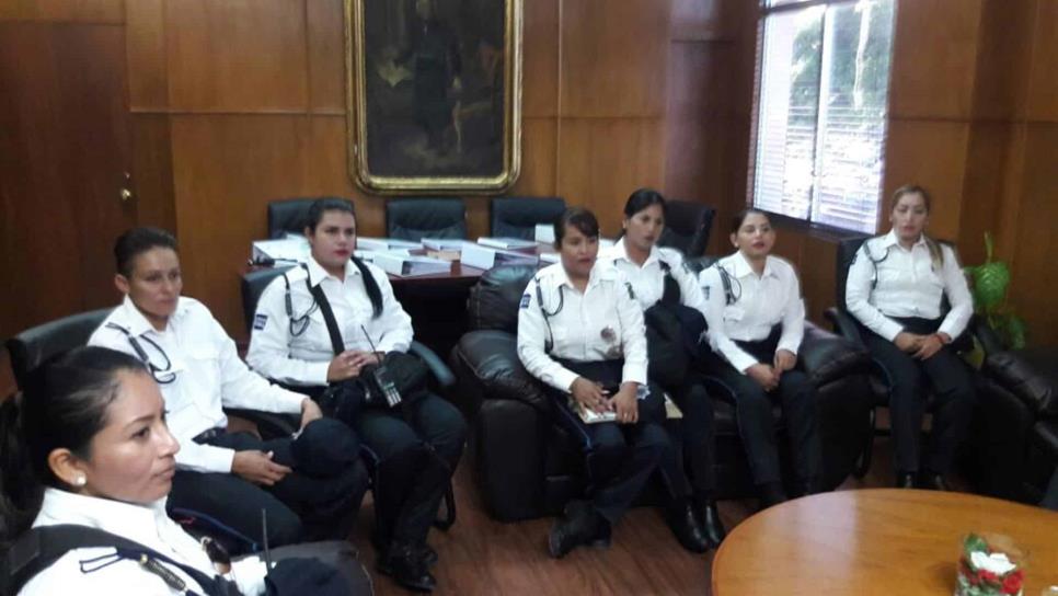Se incorporan 10 mujeres policías a Tránsito Municipal