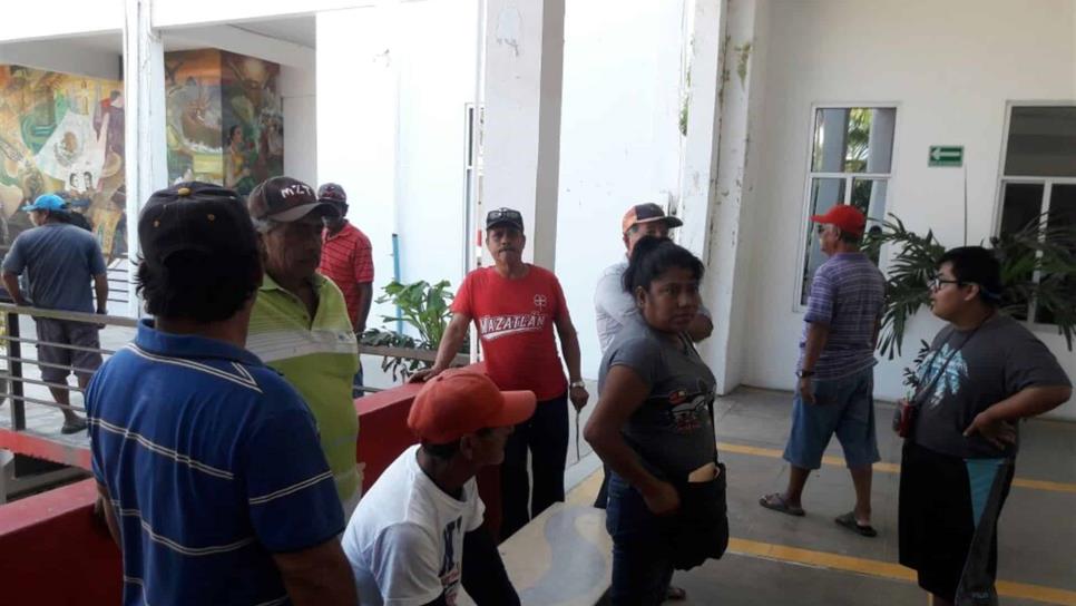 Pescadores de playa norte temen ser removidos 