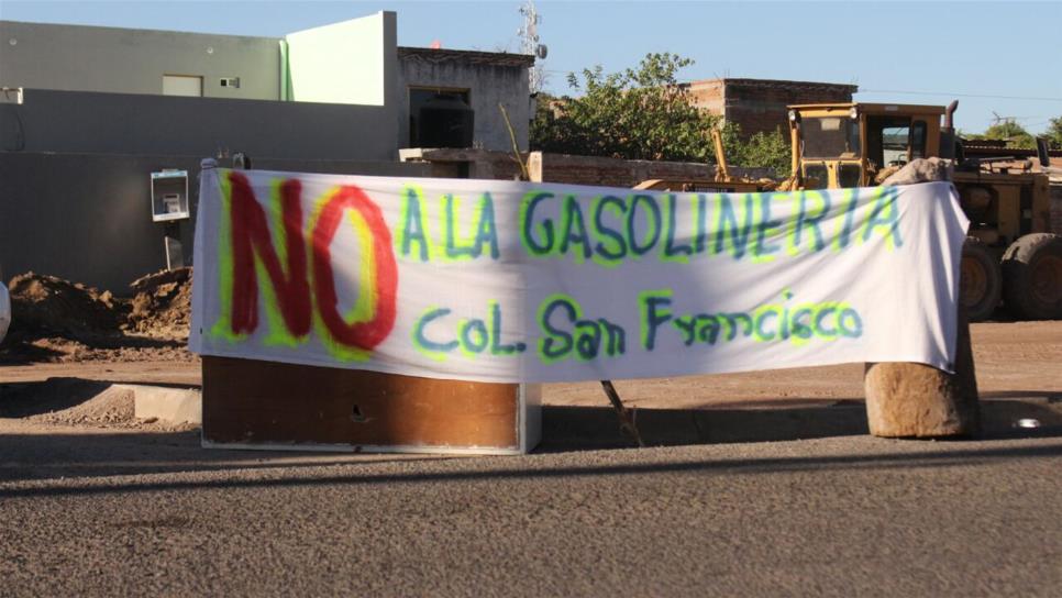 Demanda dueño de gasolinera a vecinos de la San Francisco