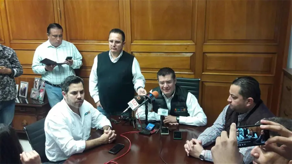 Suspenden a inspectores por actuar contra vendedor de empanadas