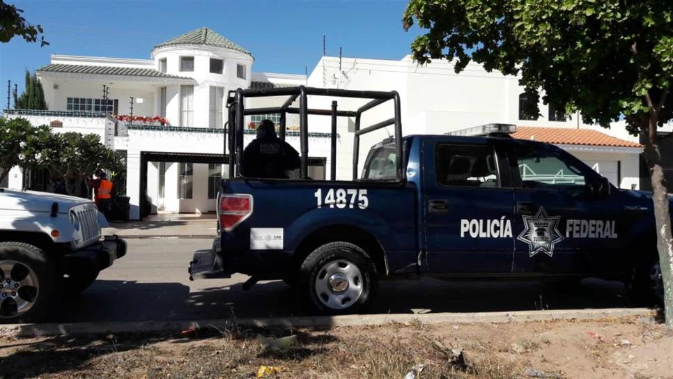 Grupo armado atraca residencia en Los Mochis