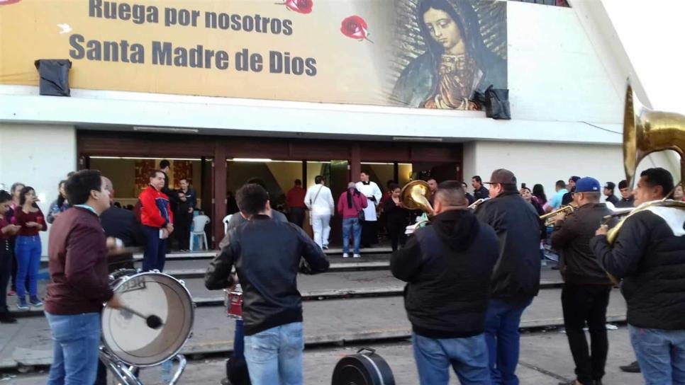 Celebran miles de personas el Día de la Virgen de Guadalupe