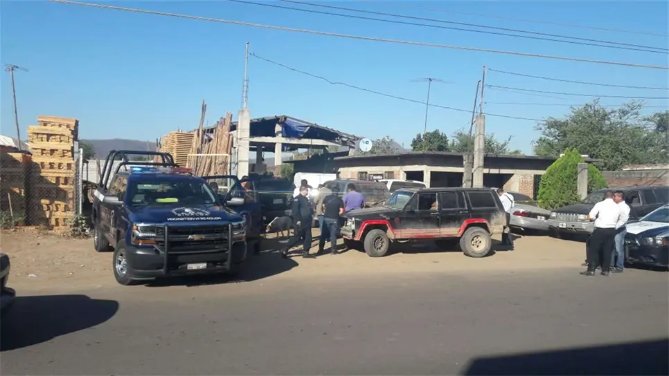 Asesinan a balazos a mecánico dentro de un taller en Culiacán