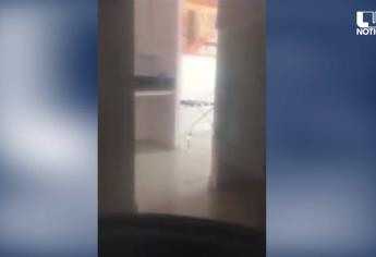 Graban a mujer mientras se bañaba en un hotel