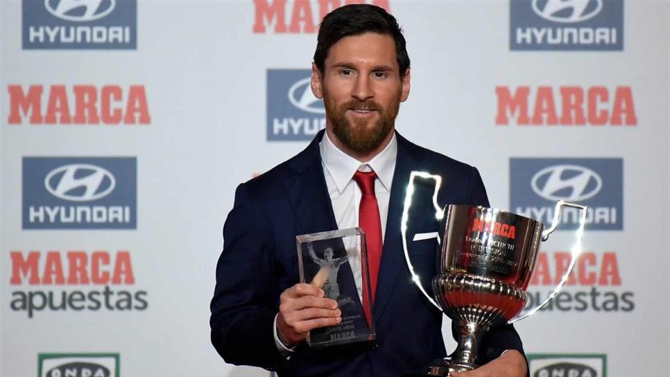 Messi recibe el Pichichi por ser el máximo goleador de La Liga