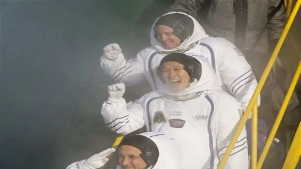 Nave Soyuz llega a Estación Espacial Internacional con 3 astronautas