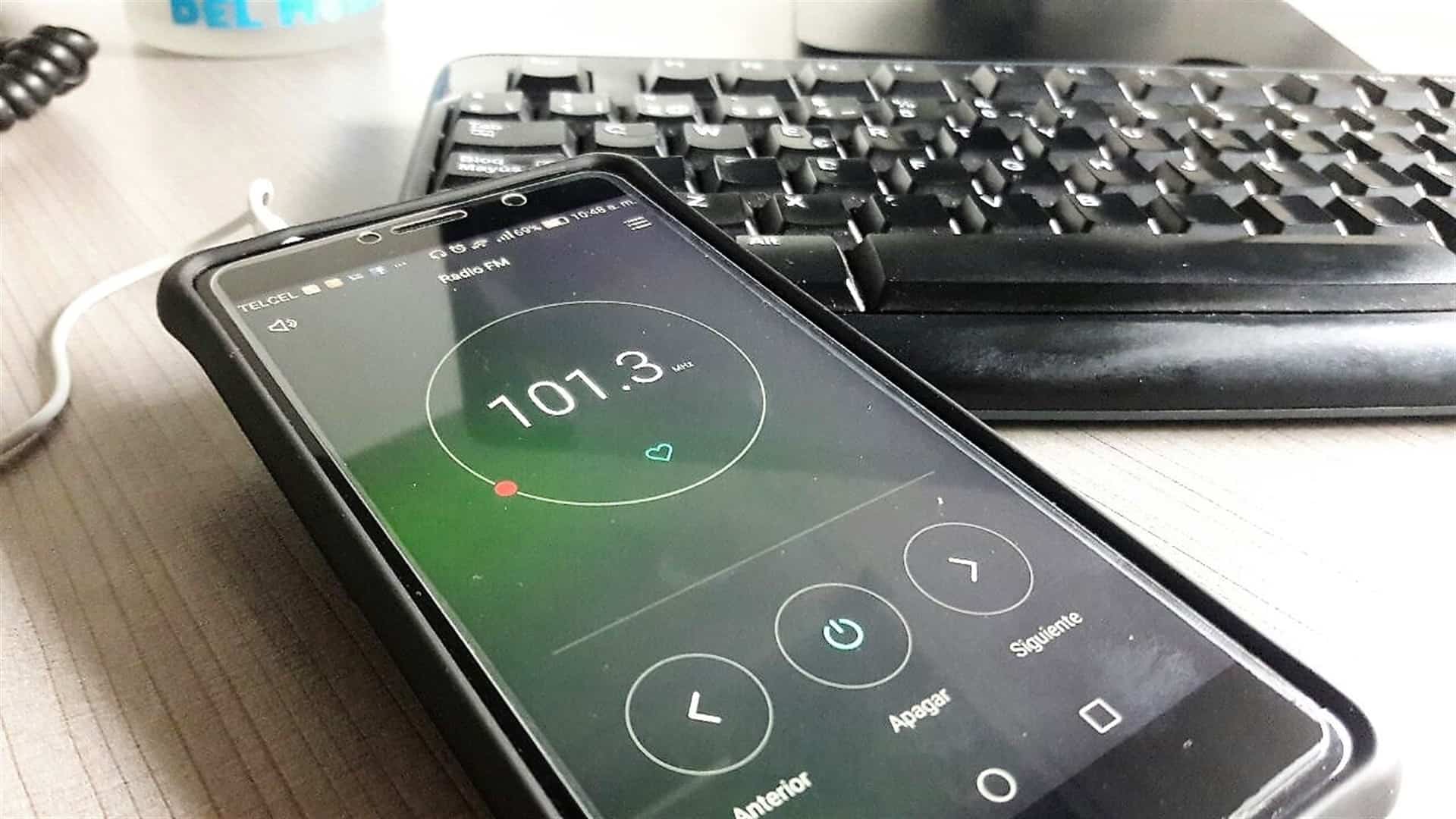 Usuarios pueden escuchar radio FM en el celular sin usar Internet