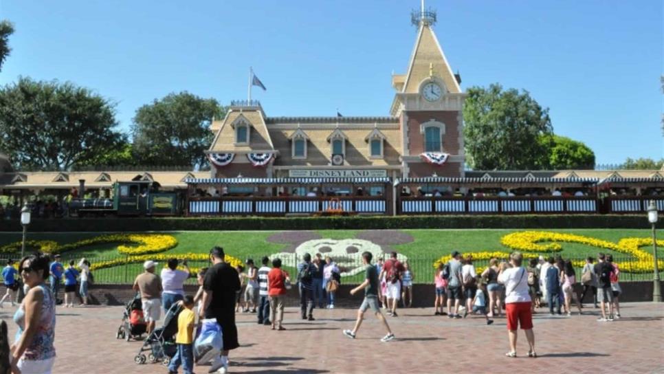 Falla de energía eléctrica afecta atracciones en Disneylandia