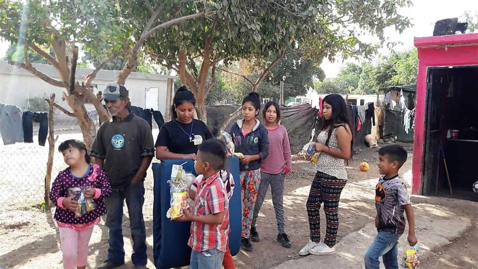 Llevan apoyos a familias vulnerables para temporada invernal