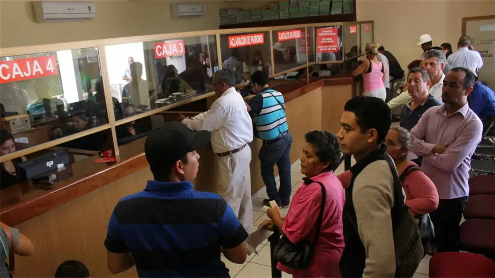 Madrugan para aprovechar descuentos en pago del predial