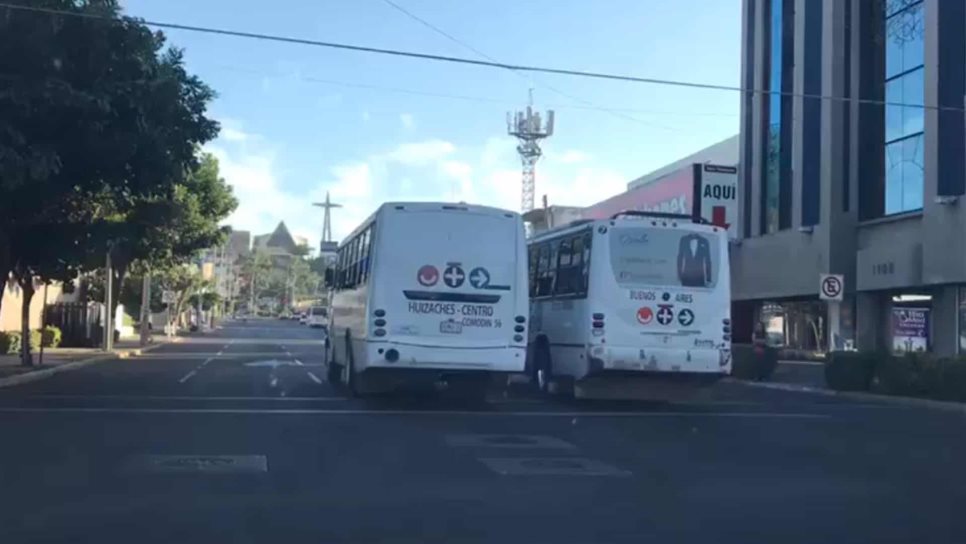 Captan a urbanos jugando carrera por la Obregón