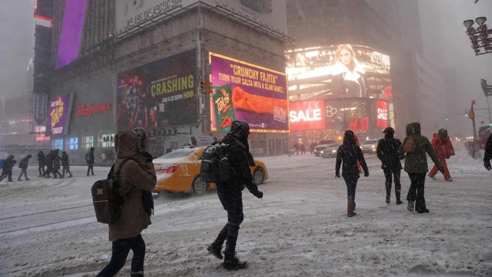 Tras tormenta de nieve acechan temperaturas congelantes en Nueva York