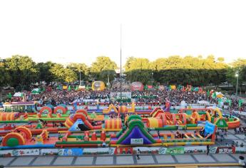 Celebran con megarosca el Día de Reyes en Culiacán