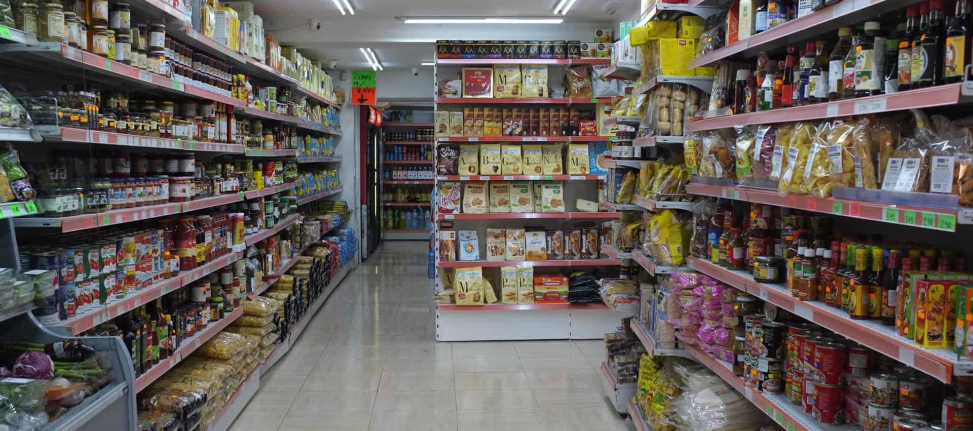 Mexicanos prefieren hacer su despensa en supermercados físicos