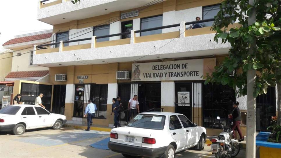 Detienen 10 unidades irregulares de transportación de jornaleros