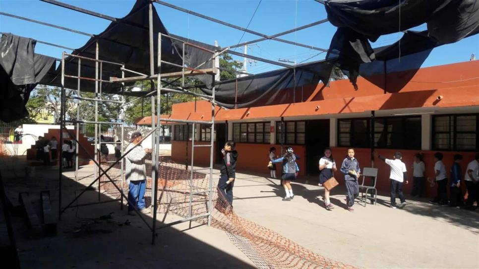 Se quejan que entregarán obra incompleta en la Escuela 4