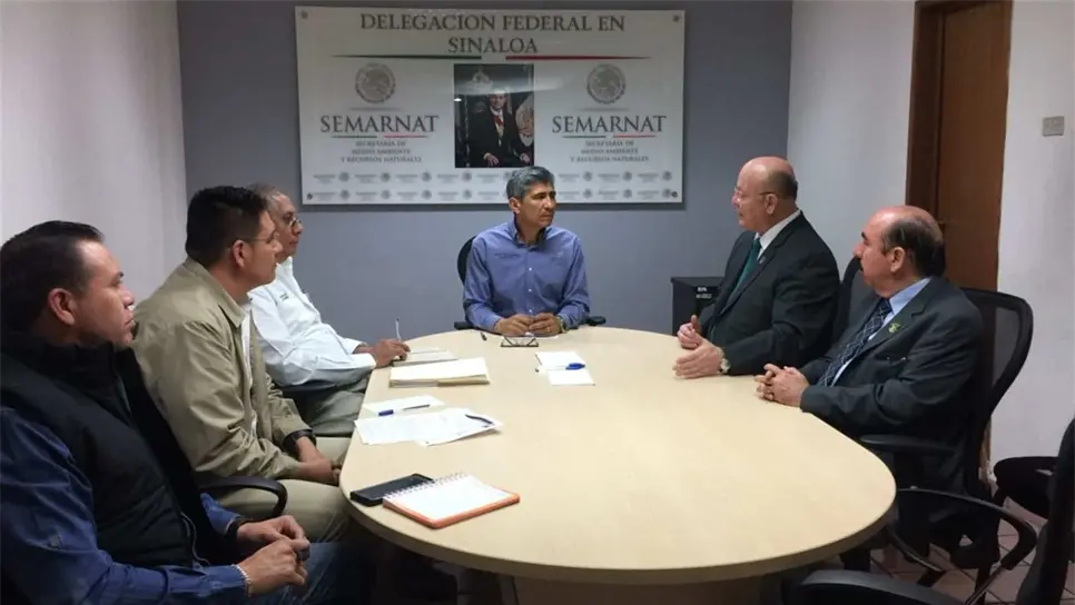 Analizan Semarnat y UAS proyecto de malecón en Playa Ceuta