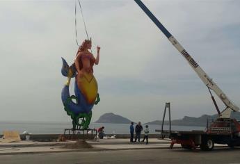 Inicia colocación de monigotes previo al Carnaval de Mazatlán