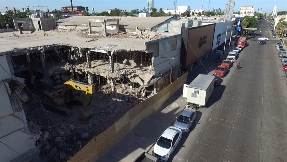 Derrumban icónico edificio del Centro de Los Mochis