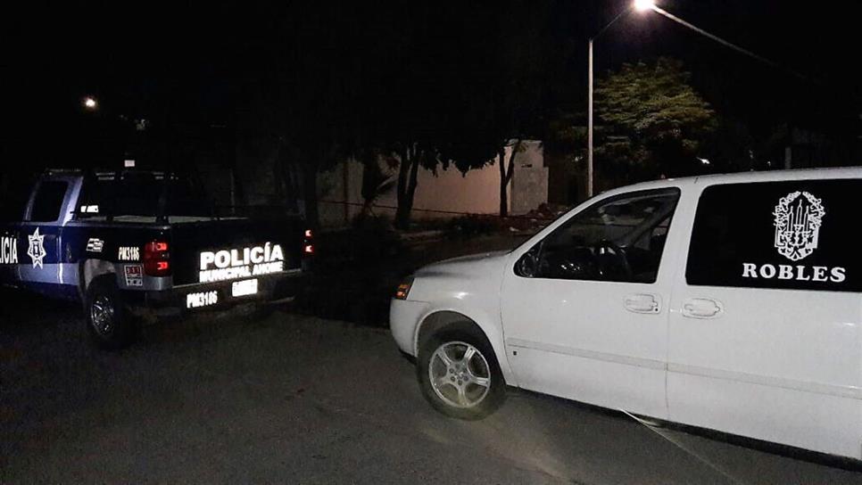 Identifican cuerpos enterrados en el patio de una casa en Los Mochis