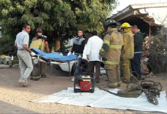 Dos muertos y un herido tras chocar Camaro contra vivienda