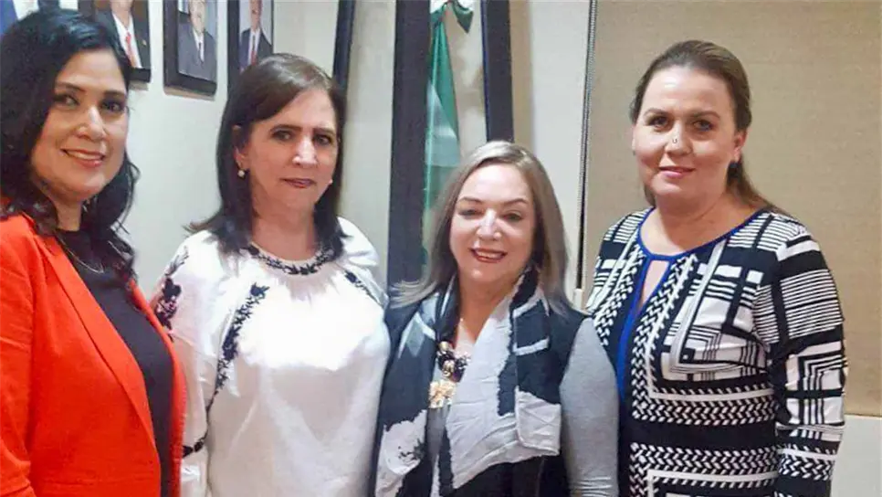 Alcaldesa hace limpia en el Ayuntamiento de Elota