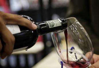 Tomar dos copas de vino al día ayuda al cerebro a eliminar toxinas