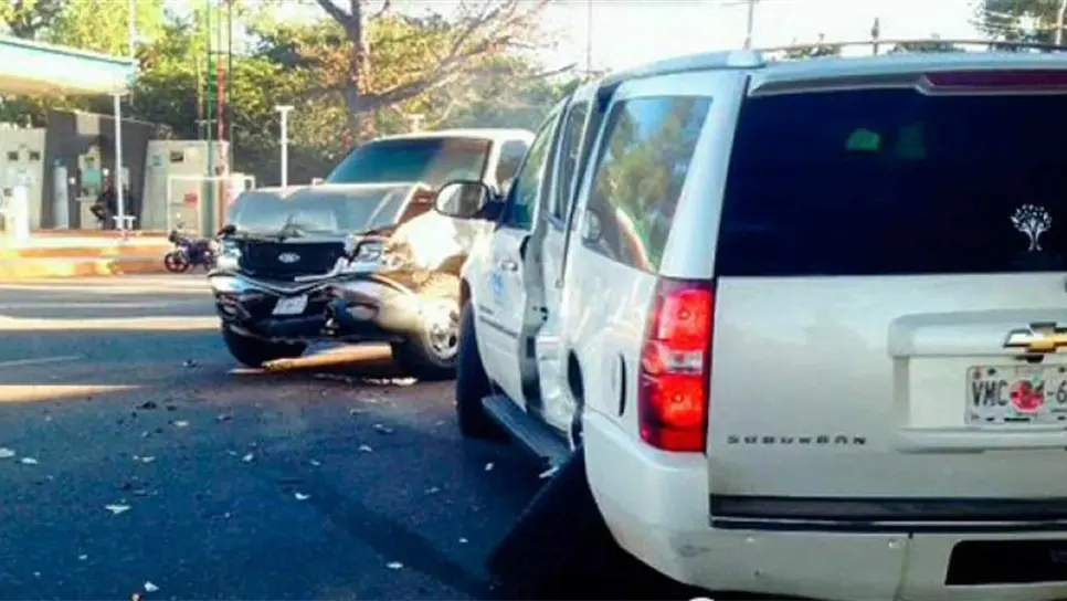 Chenel Valenzuela provoca aparatoso choque