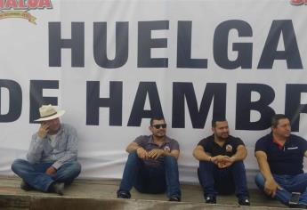 Productores inician huelga de hambre en la Expo Agro