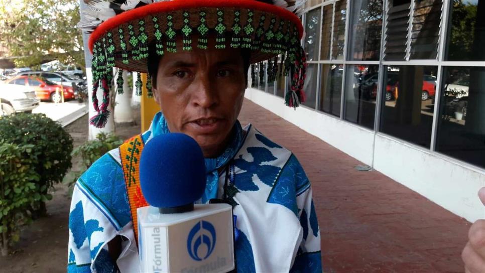 Comerciante huichol se queja de altos cobros por derecho de piso