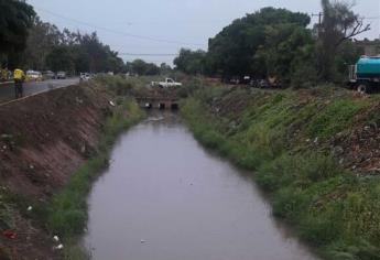 Dren azolvado podría estar ocasionando peste en Culiacán