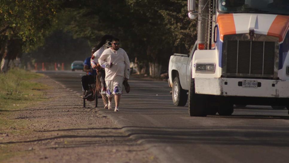 Por cumplir una manda camina descalzo de Los Mochis a San Miguel