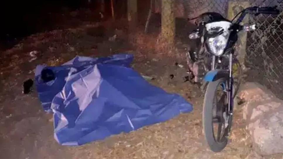 Muere joven de 14 años cuando jugaba arrancones en su moto