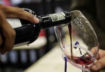 Vino tinto ayudaría a combatir caries dental y enfermedad de encías