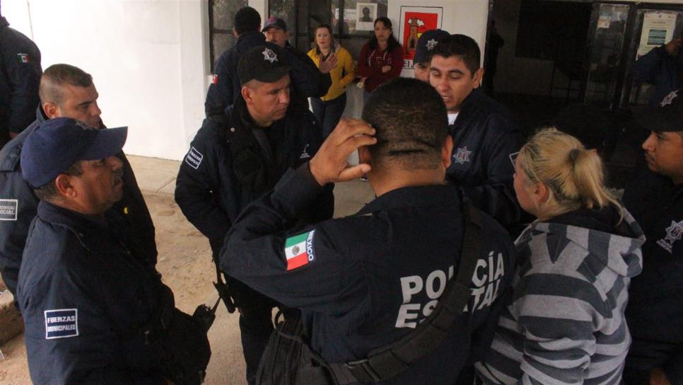 Policías de El Fuerte cumplen 80 horas en paro; se sienten abandonados
